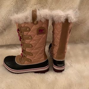 Sorel waterproof size 7 winter boots
